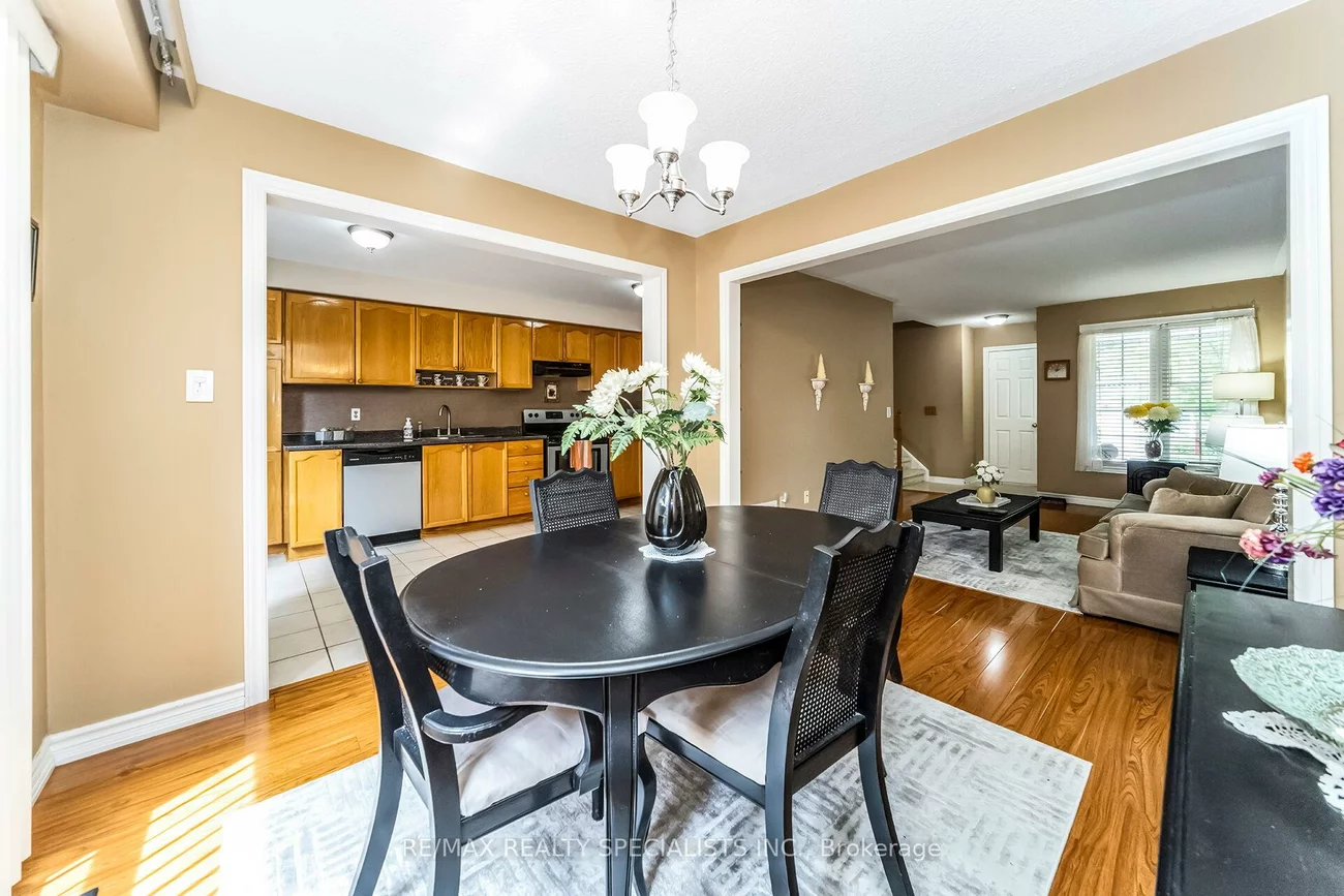 39, Heathcliffe, Central Park, Brampton