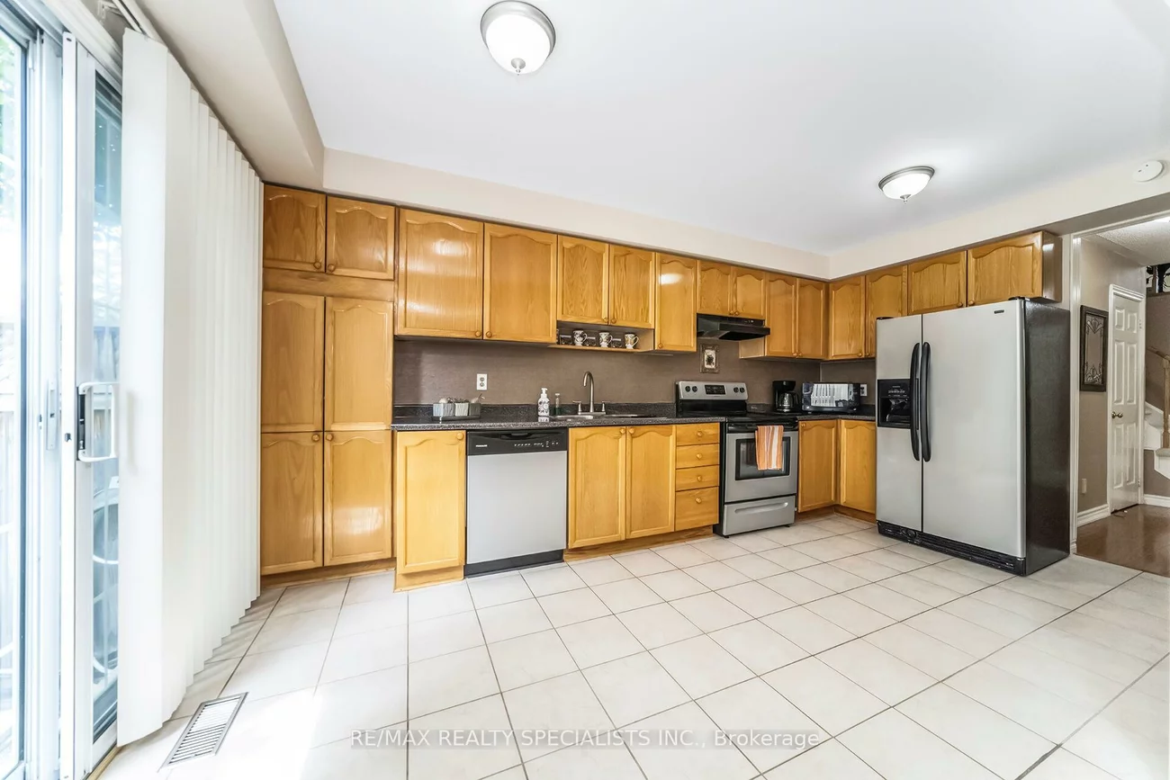 39, Heathcliffe, Central Park, Brampton