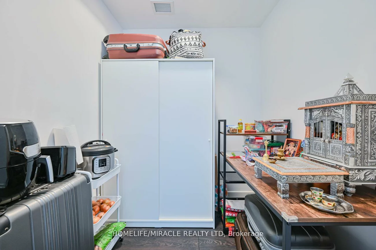 215, Veterans, Northwest Brampton, Brampton