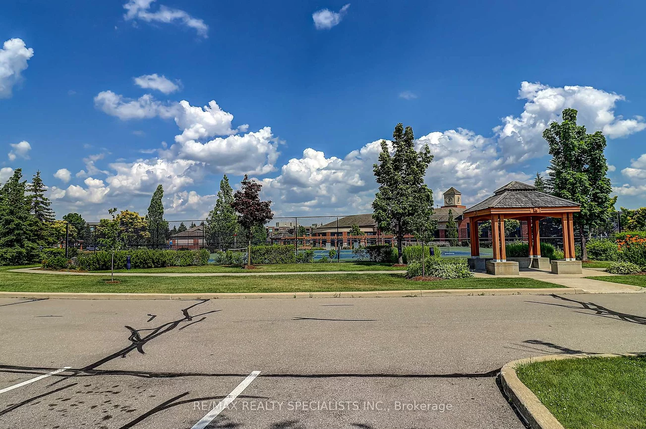 50, Via Rosedale, Sandringham-Wellington, Brampton