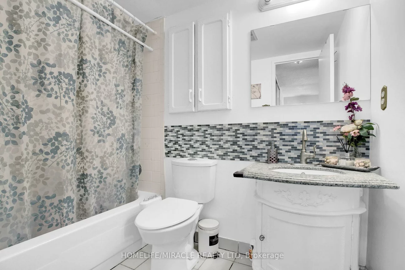 18, Knightsbridge, Queen Street Corridor, Brampton