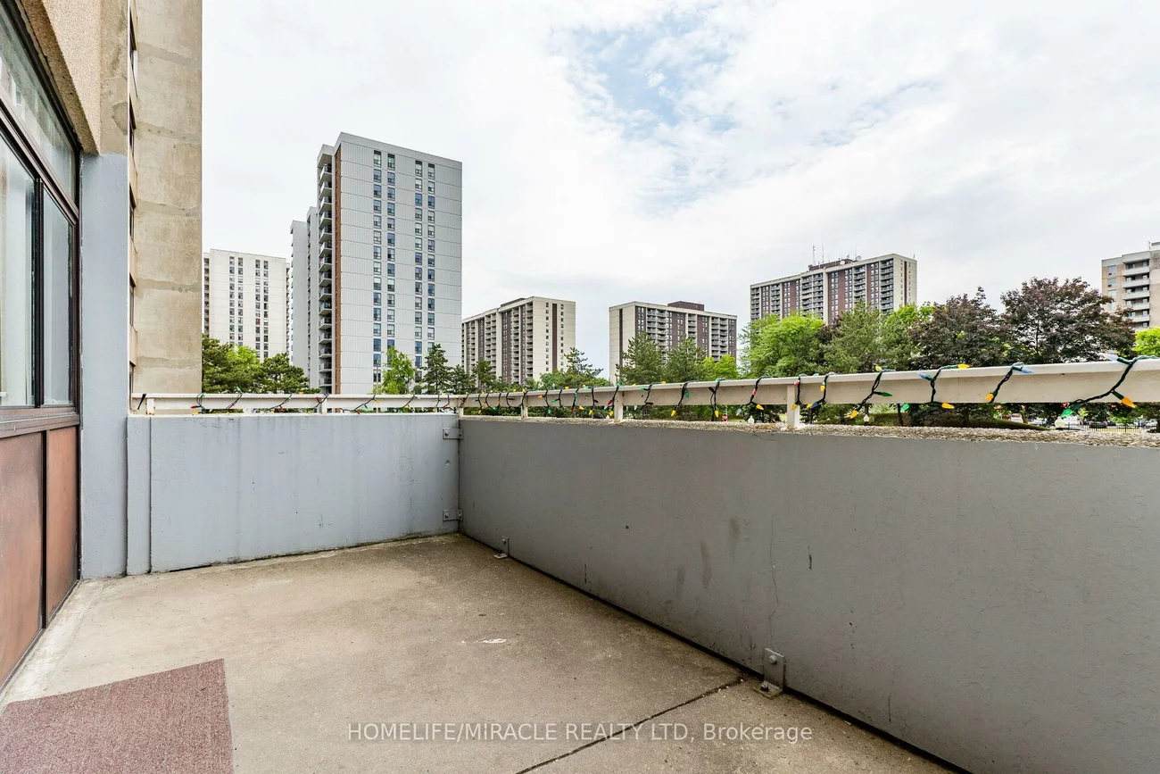 18, Knightsbridge, Queen Street Corridor, Brampton