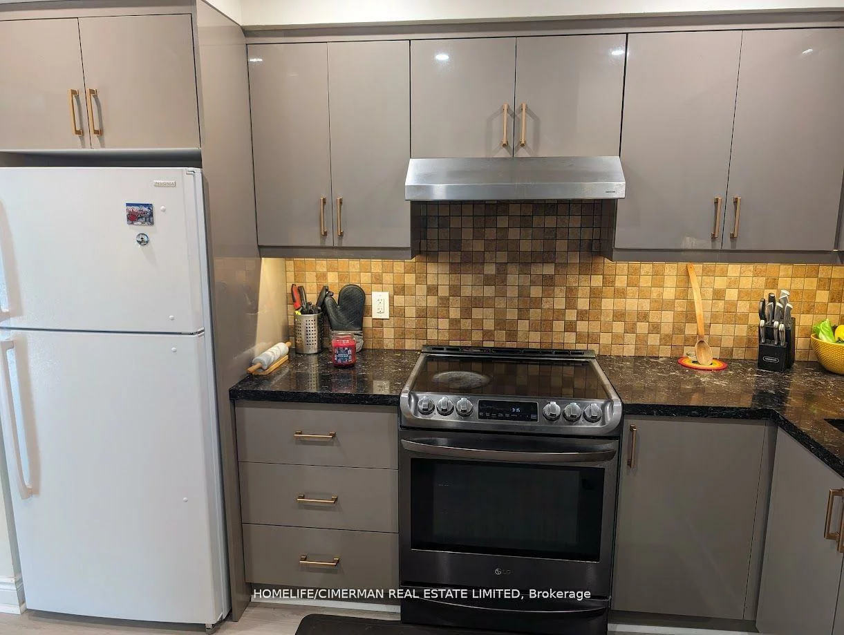 46, Foster, Brampton North, Brampton