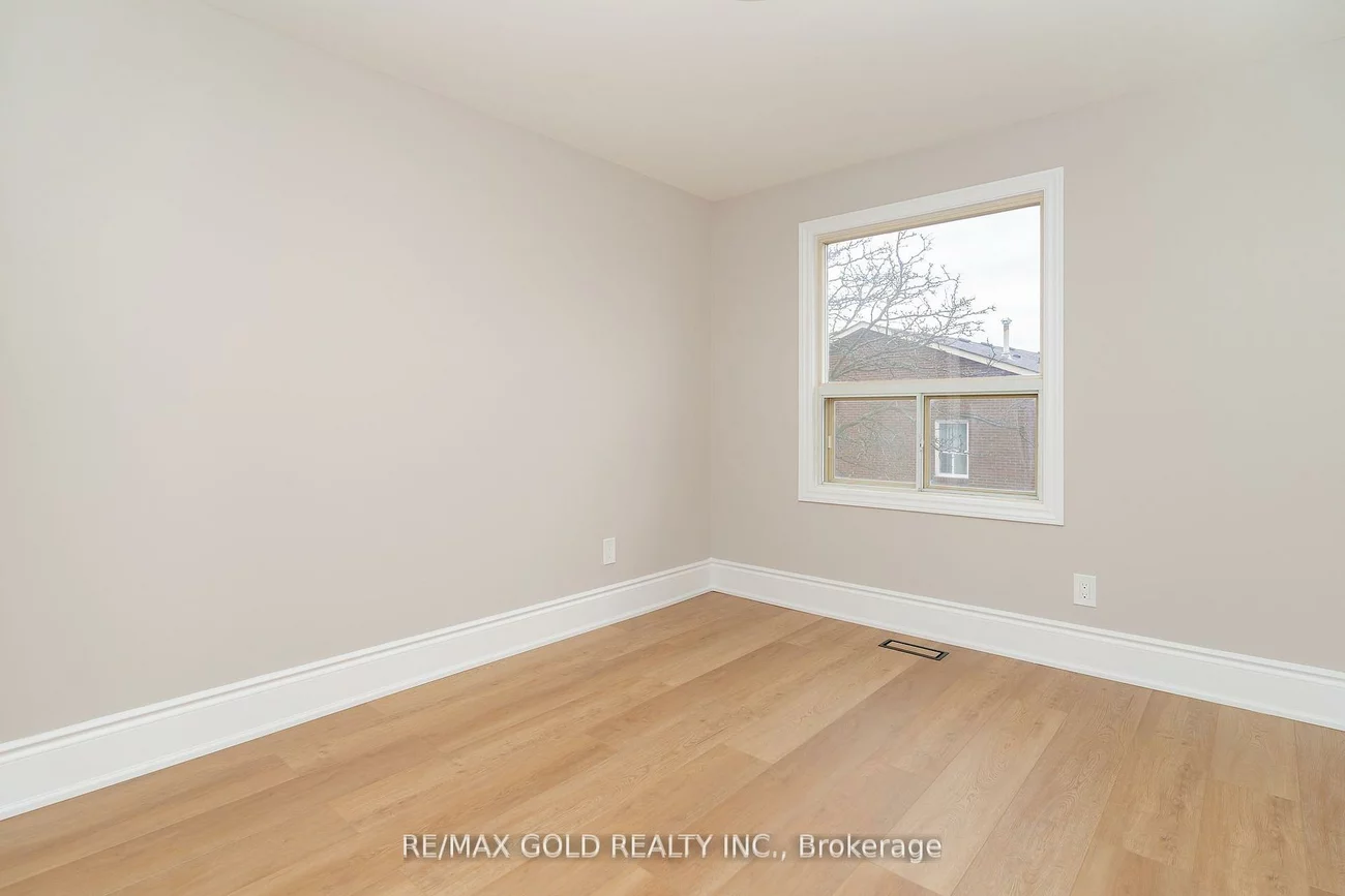 17, Eden Park, Southgate, Brampton