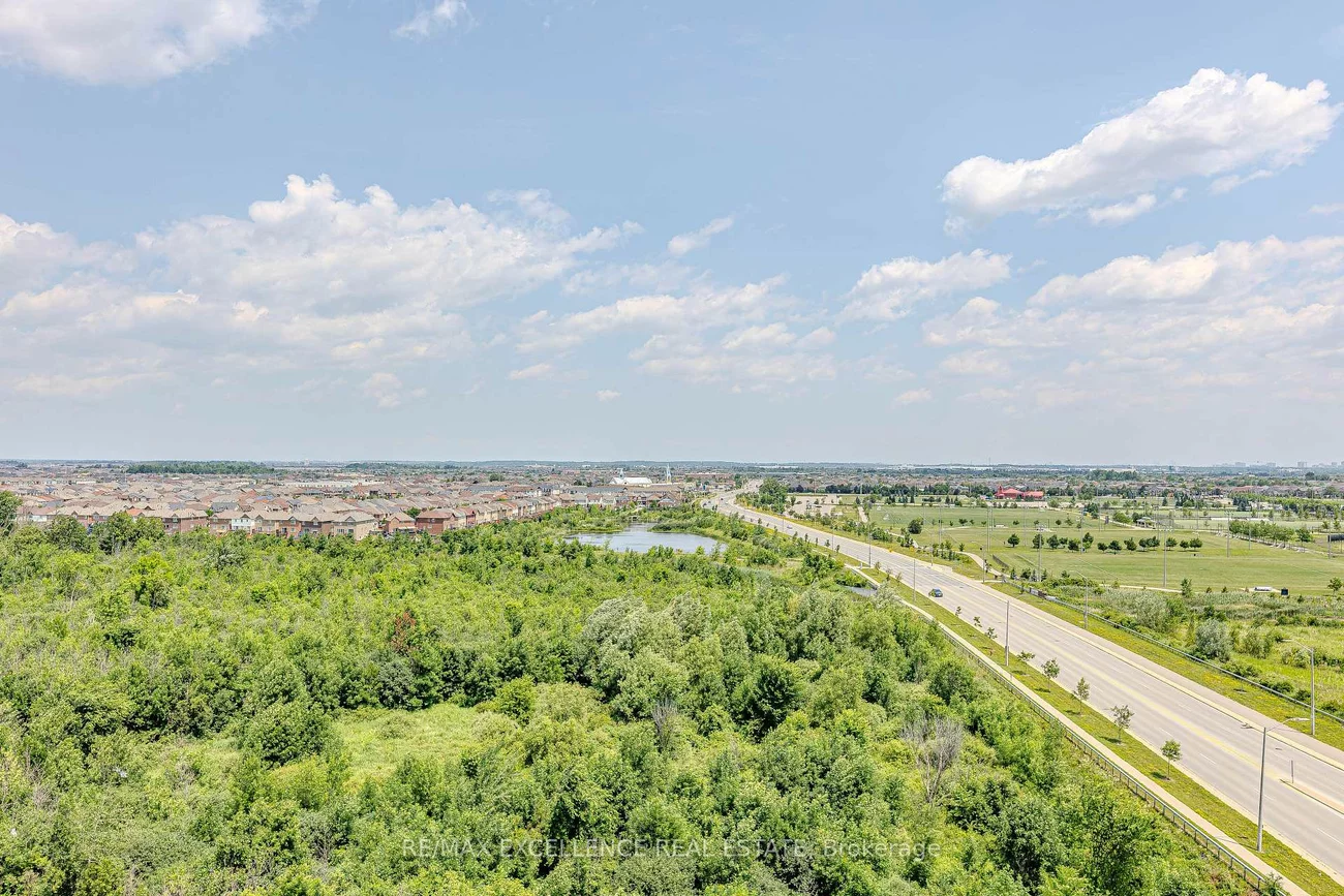 215, Veterans, Brampton North, Brampton
