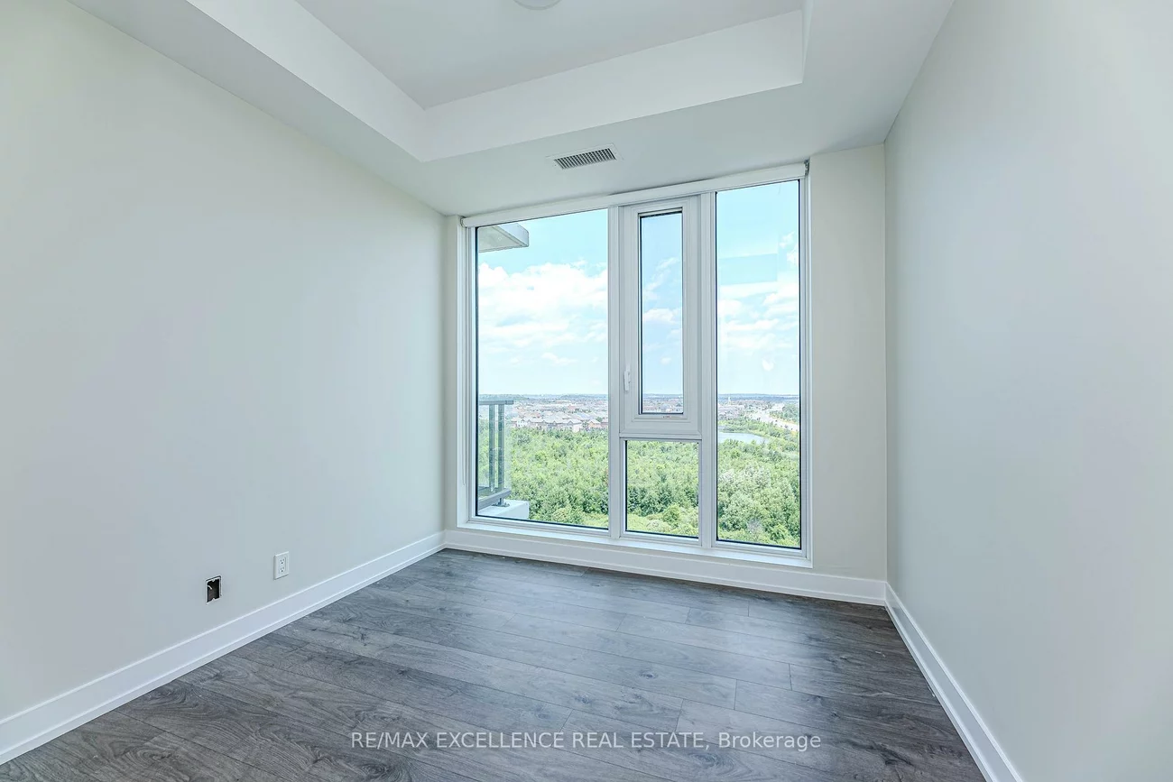 215, Veterans, Brampton North, Brampton