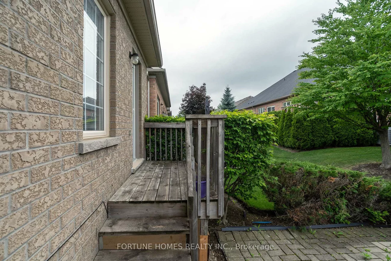 67, Locust, Sandringham-Wellington, Brampton