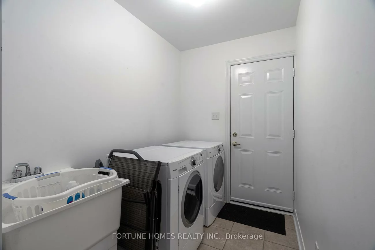67, Locust, Sandringham-Wellington, Brampton