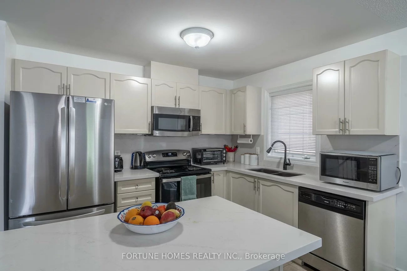 67, Locust, Sandringham-Wellington, Brampton