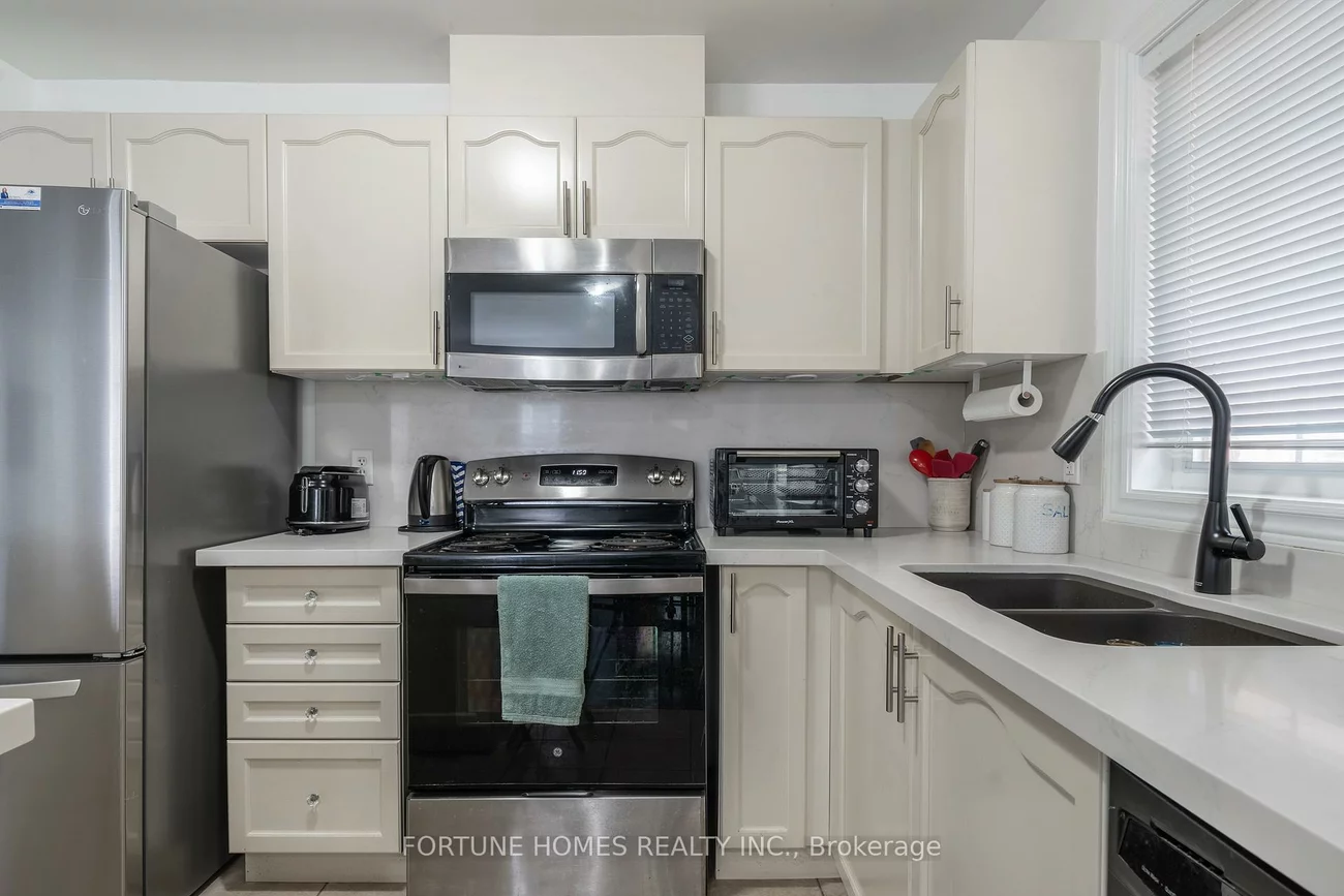 67, Locust, Sandringham-Wellington, Brampton