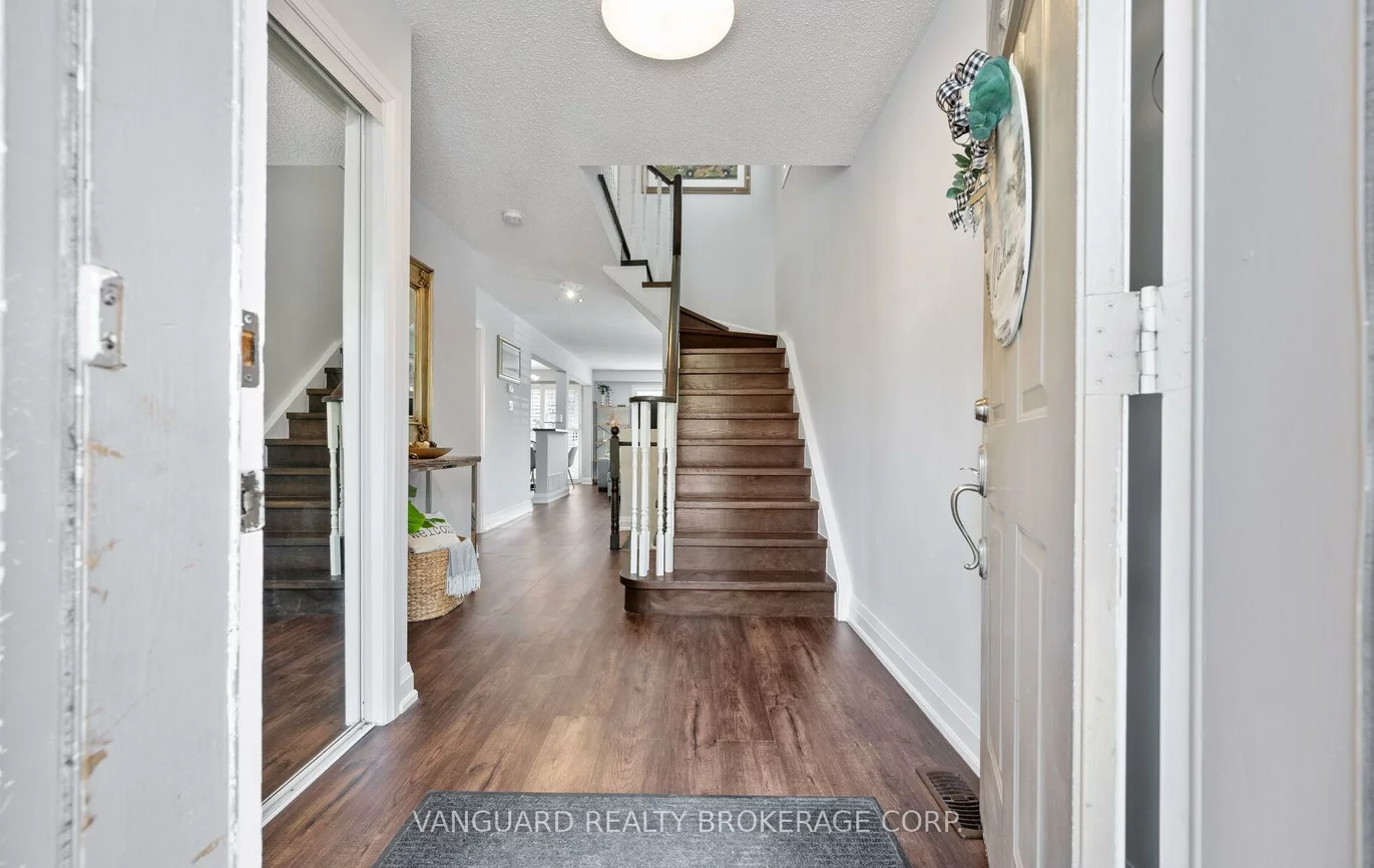 200, Cresthaven, Snelgrove, Brampton