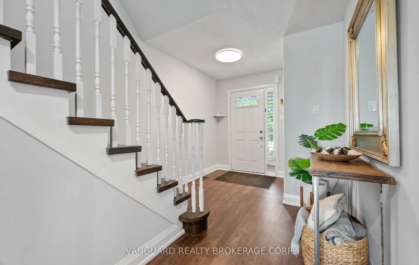 200, Cresthaven, Snelgrove, Brampton
