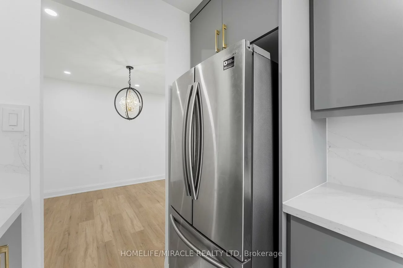 18, Knightsbridge, Queen Street Corridor, Brampton