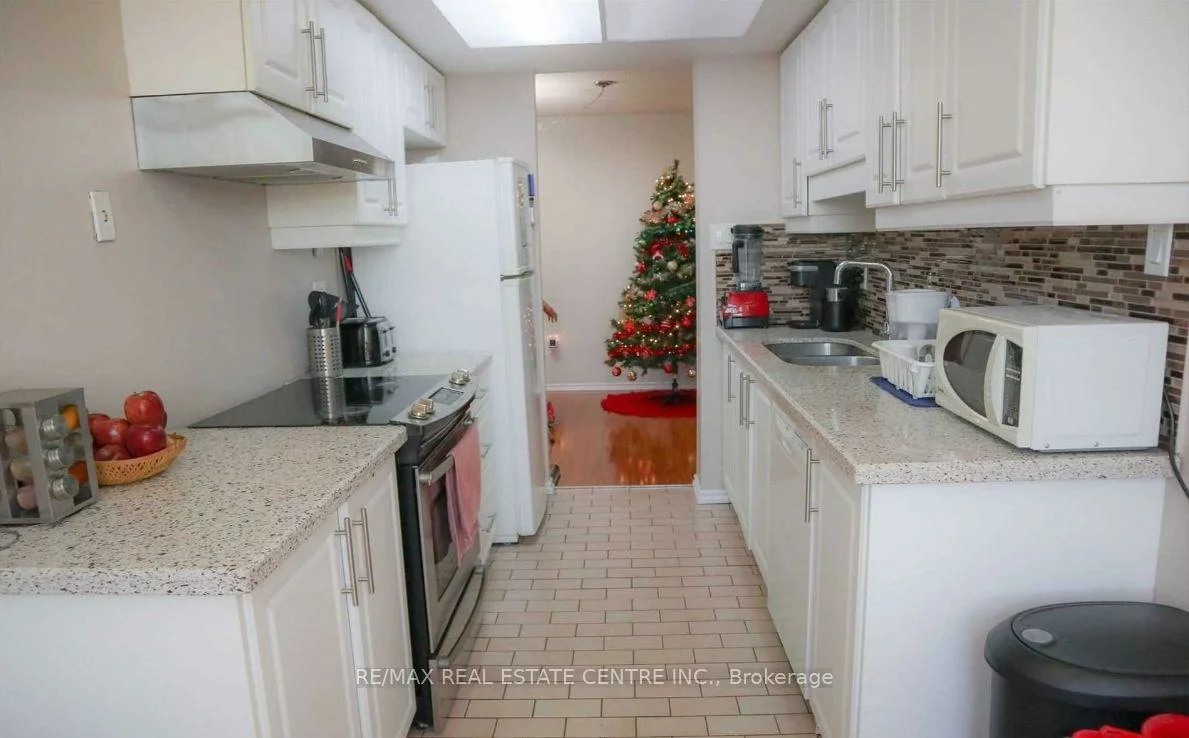 100, County Court, Fletcher's Creek South, Brampton