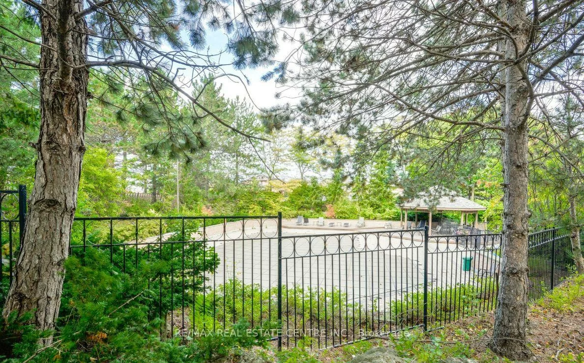 100, County Court, Fletcher's Creek South, Brampton