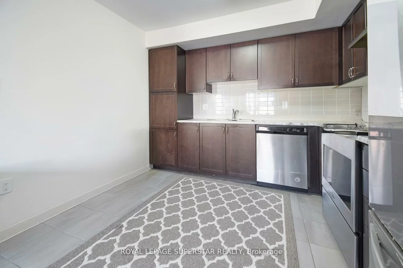 250, Sunny Meadow, Sandringham-Wellington, Brampton