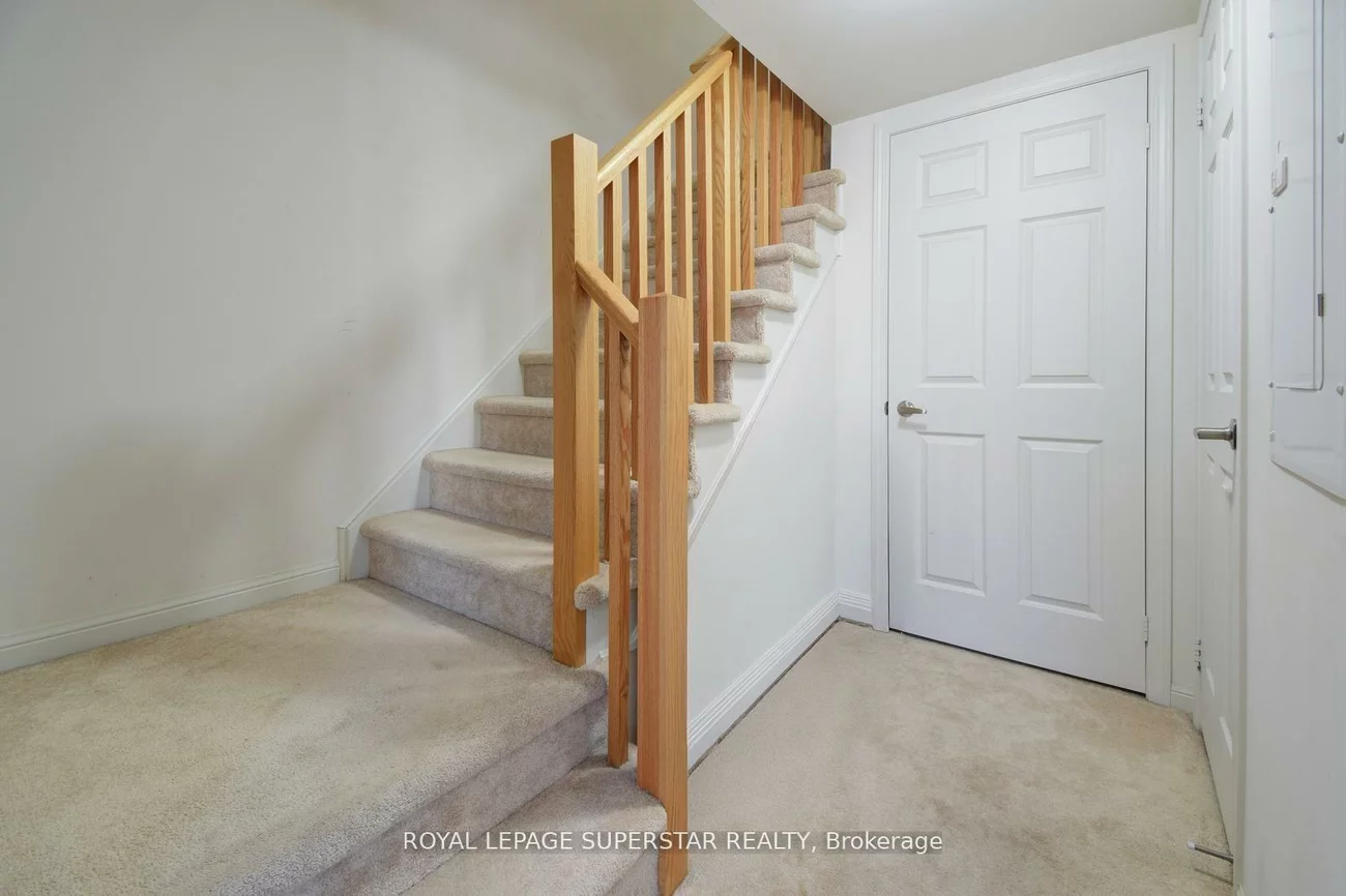 250, Sunny Meadow, Sandringham-Wellington, Brampton