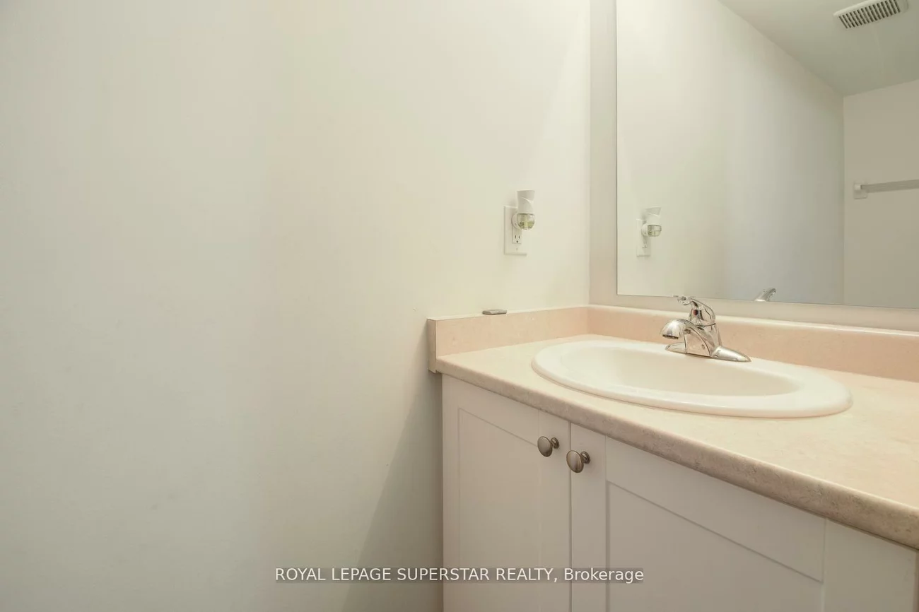 250, Sunny Meadow, Sandringham-Wellington, Brampton