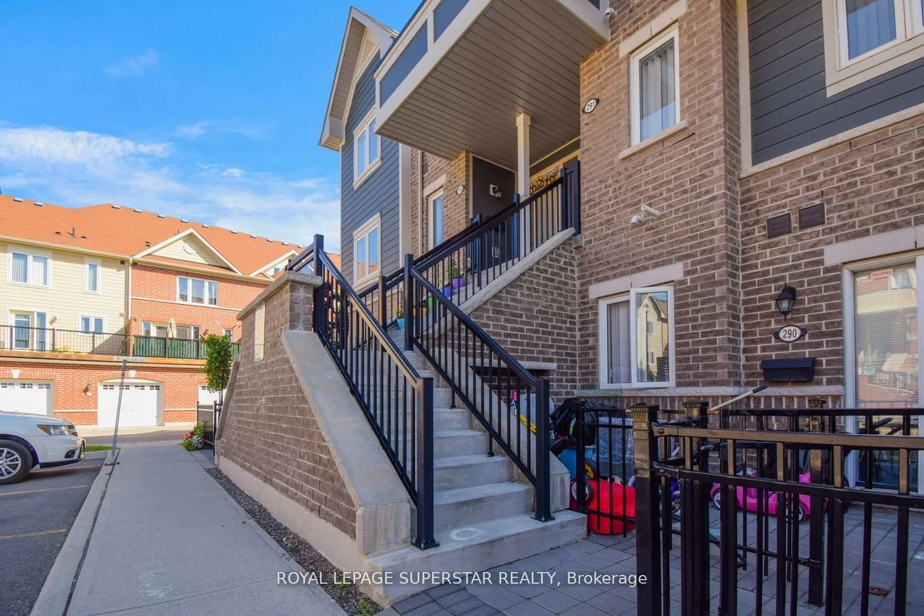 250, Sunny Meadow, Sandringham-Wellington, Brampton