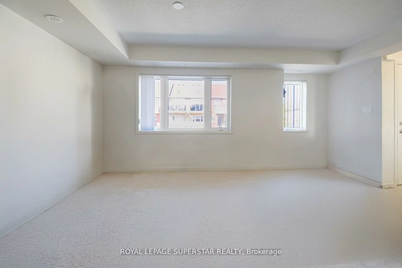 250, Sunny Meadow, Sandringham-Wellington, Brampton