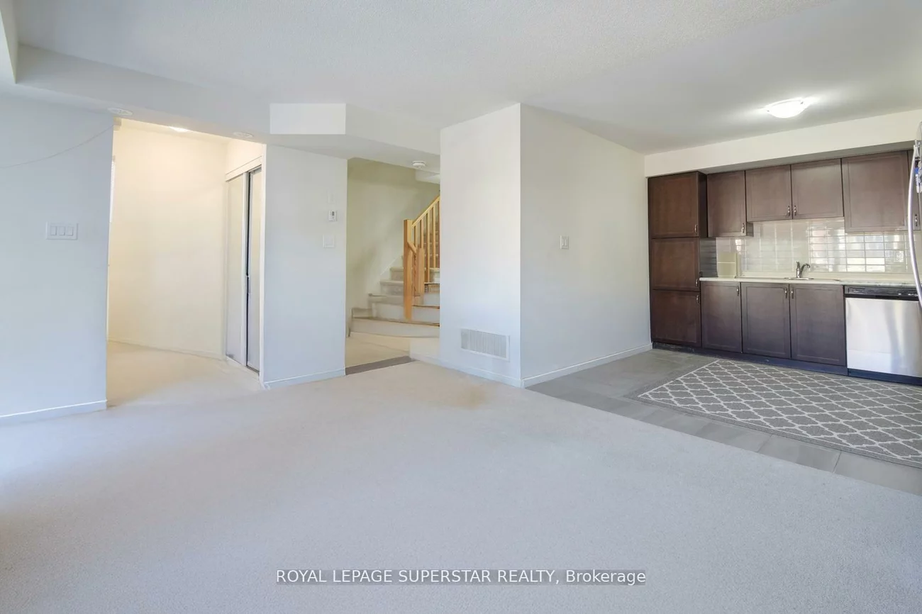 250, Sunny Meadow, Sandringham-Wellington, Brampton