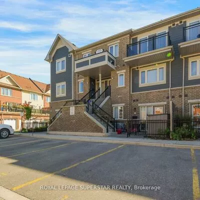 250, Sunny Meadow, Sandringham-Wellington, Brampton