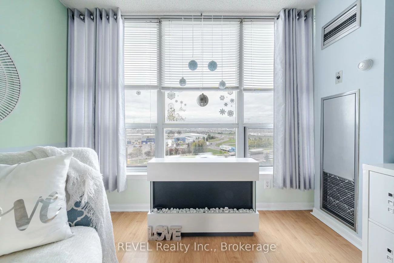 12, Laurelcrest, Queen Street Corridor, Brampton