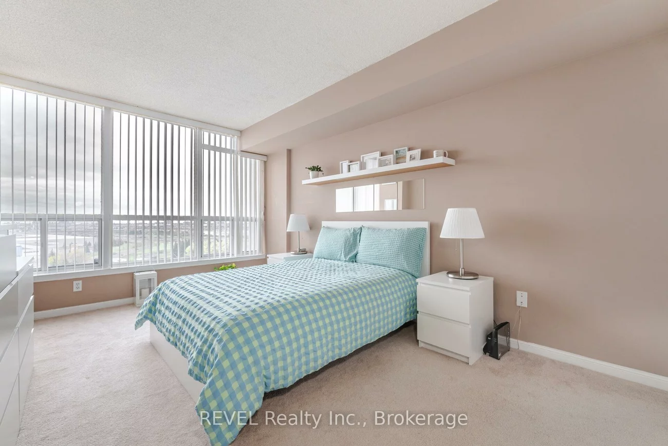 12, Laurelcrest, Queen Street Corridor, Brampton
