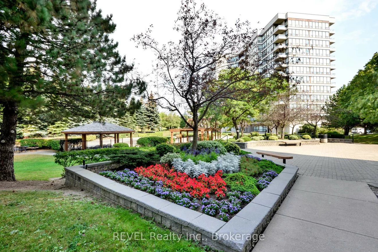 12, Laurelcrest, Queen Street Corridor, Brampton