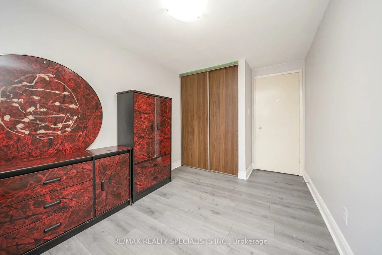 24, Carleton, Bramalea West Industrial, Brampton