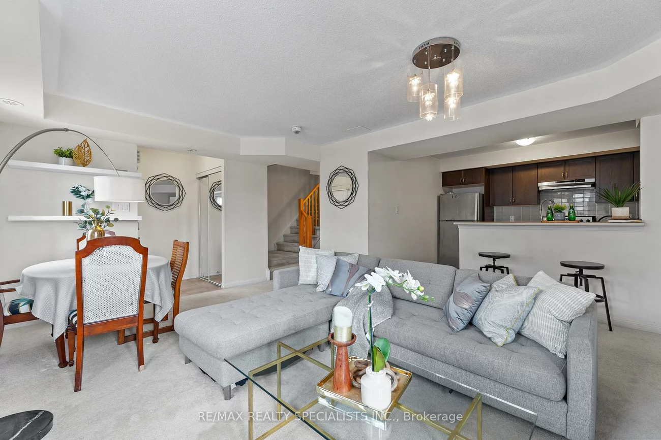 250, Sunny Meadow, Sandringham-Wellington, Brampton