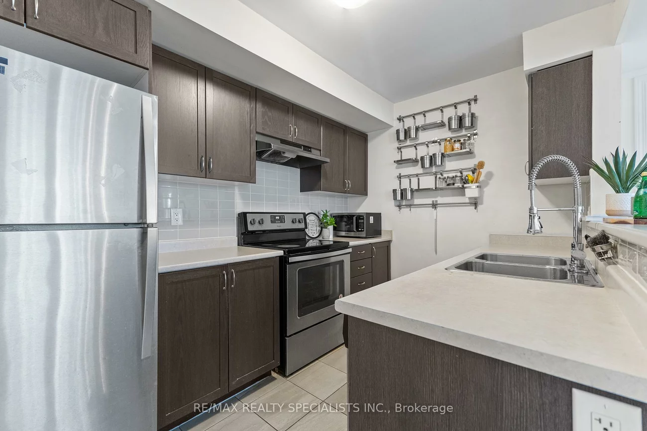 250, Sunny Meadow, Sandringham-Wellington, Brampton