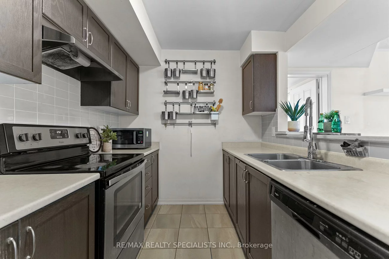 250, Sunny Meadow, Sandringham-Wellington, Brampton