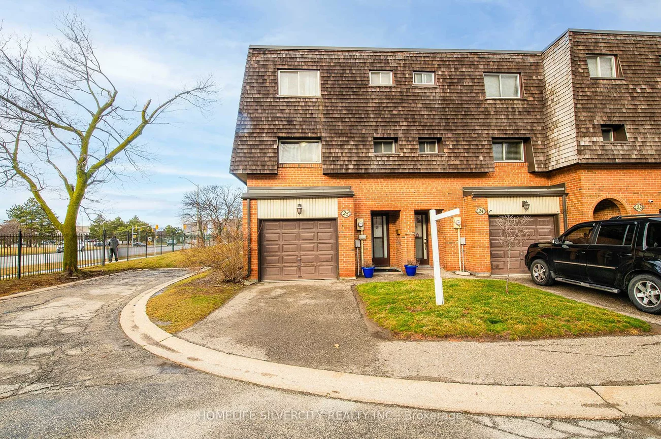 25, Briar, Avondale, Brampton