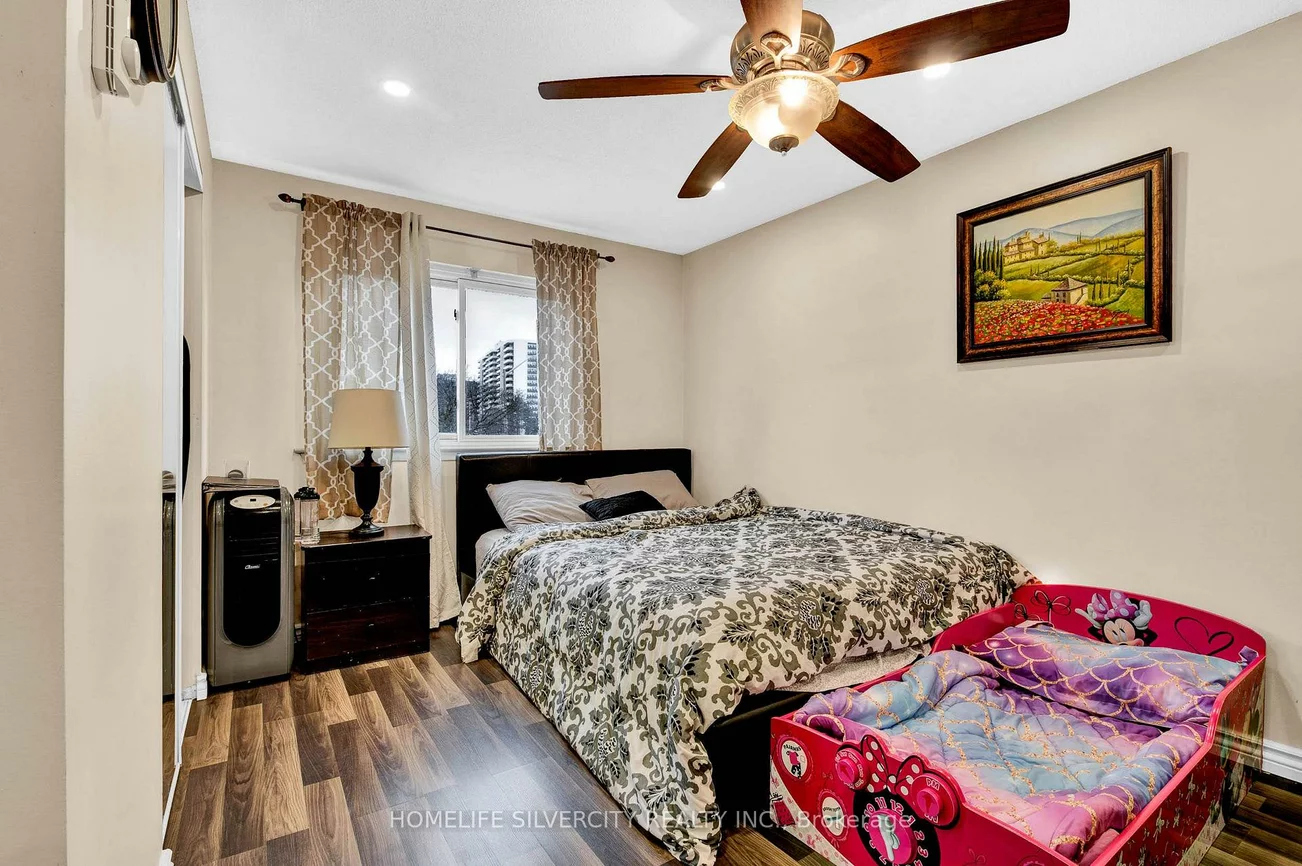 25, Briar, Avondale, Brampton