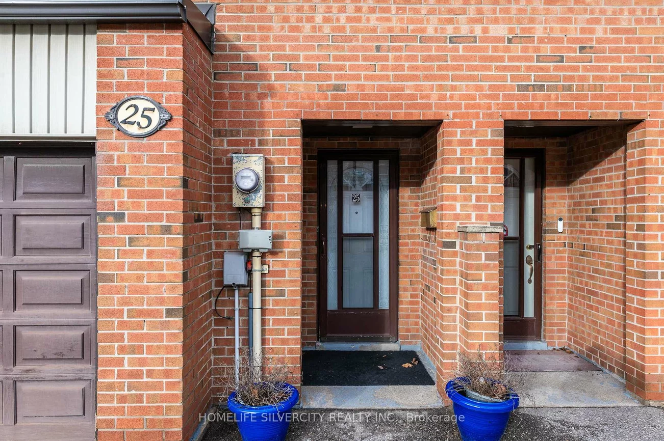 25, Briar, Avondale, Brampton