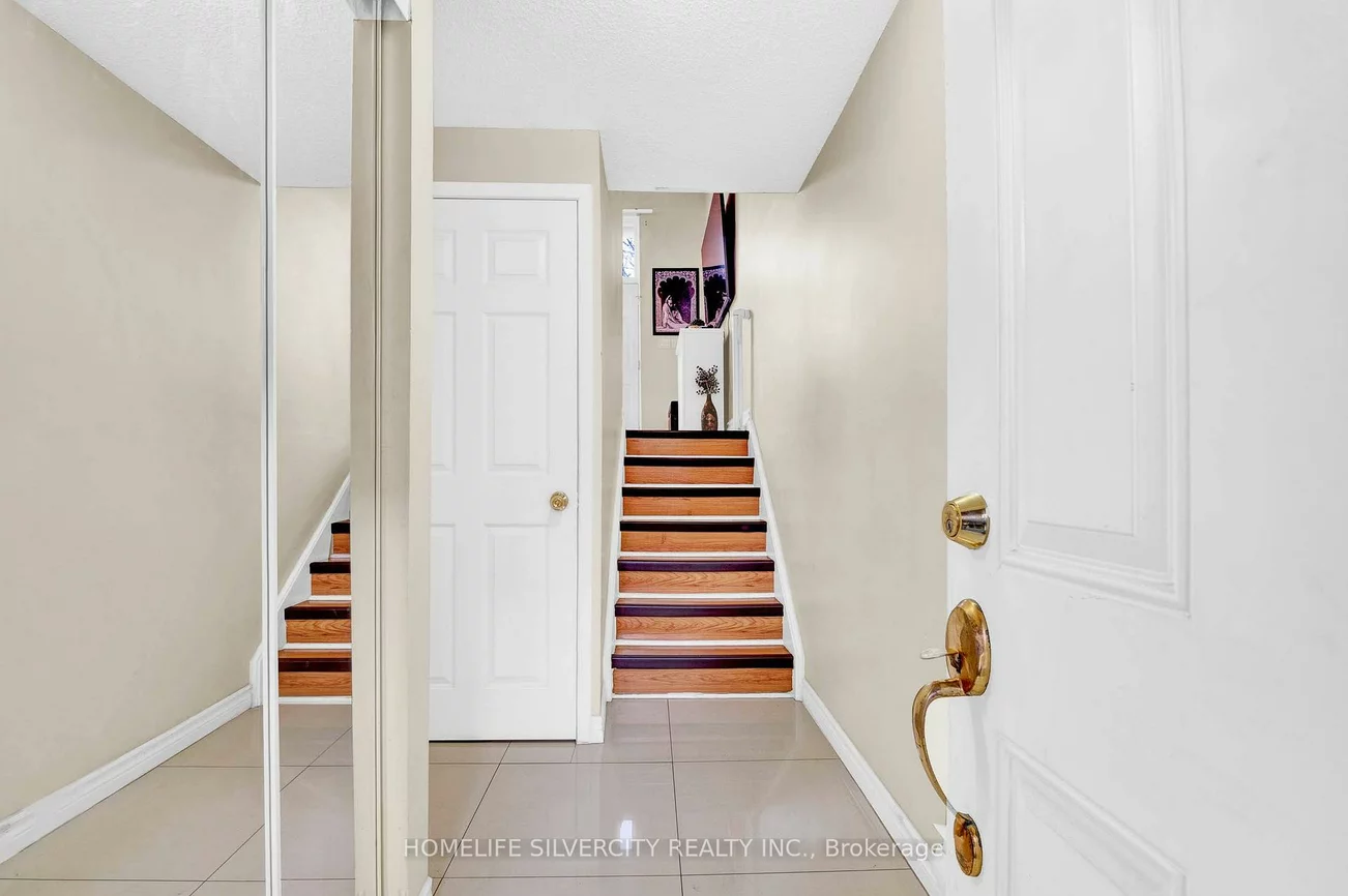 25, Briar, Avondale, Brampton