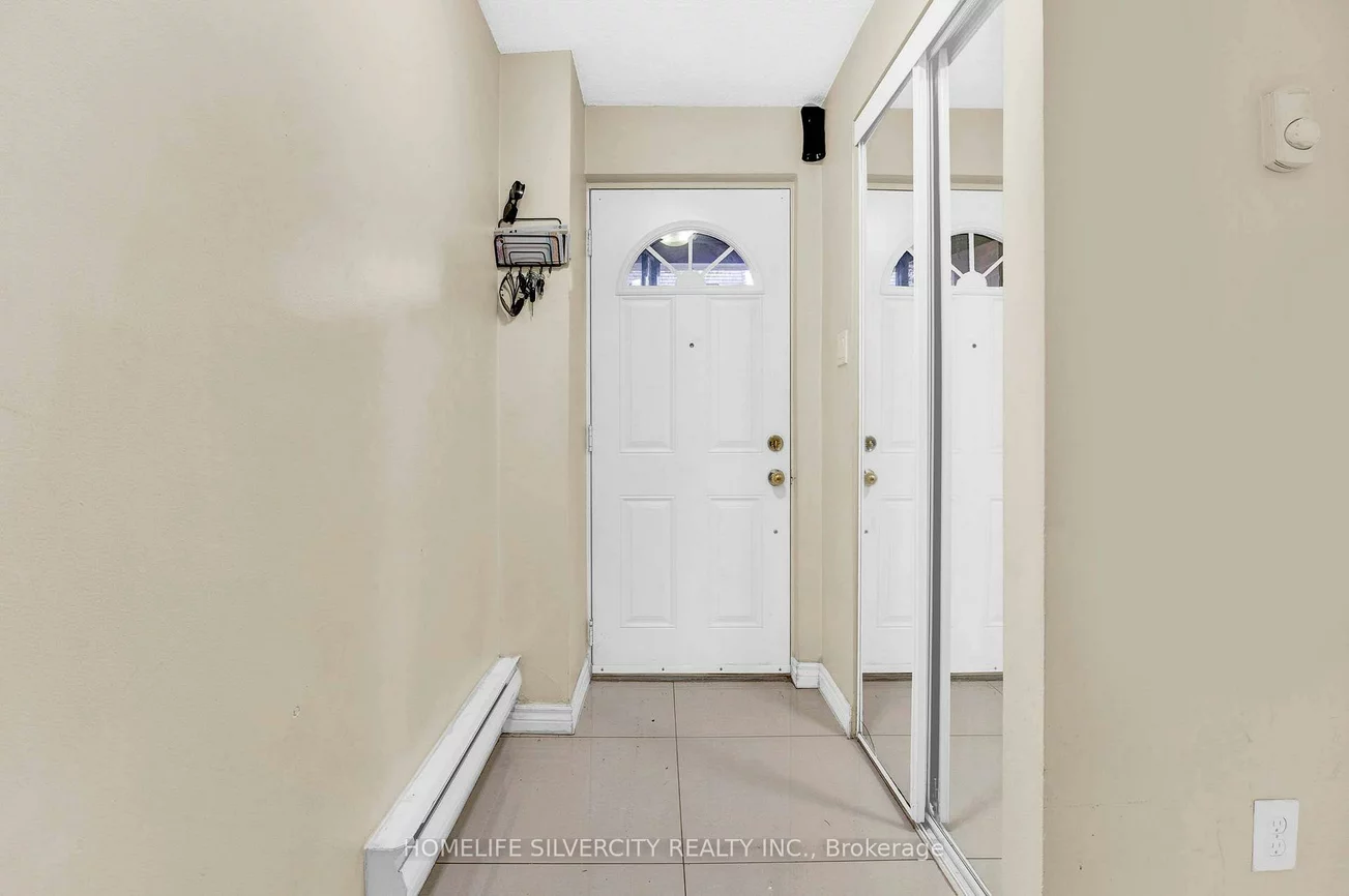 25, Briar, Avondale, Brampton