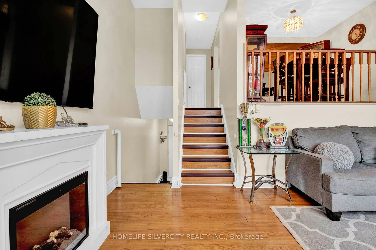 25, Briar, Avondale, Brampton