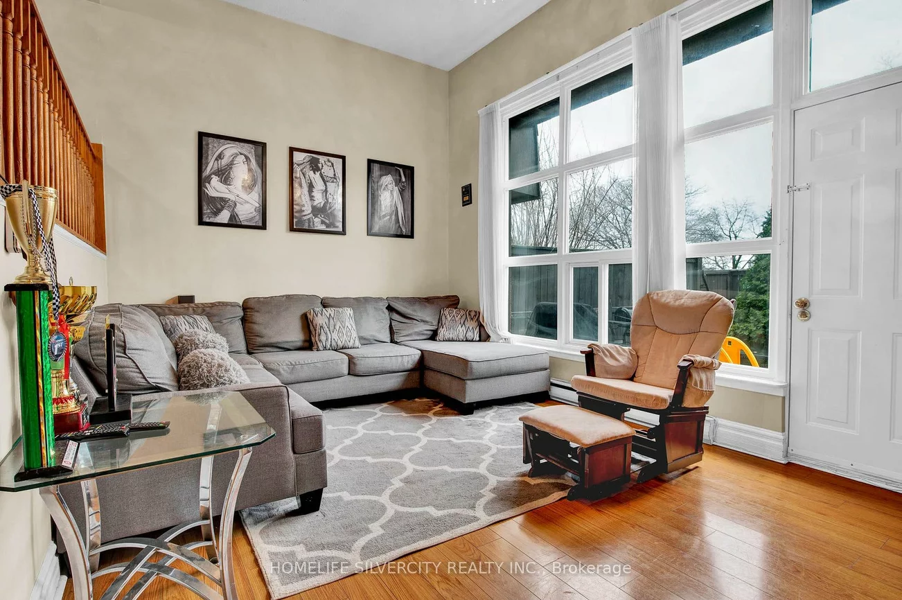 25, Briar, Avondale, Brampton