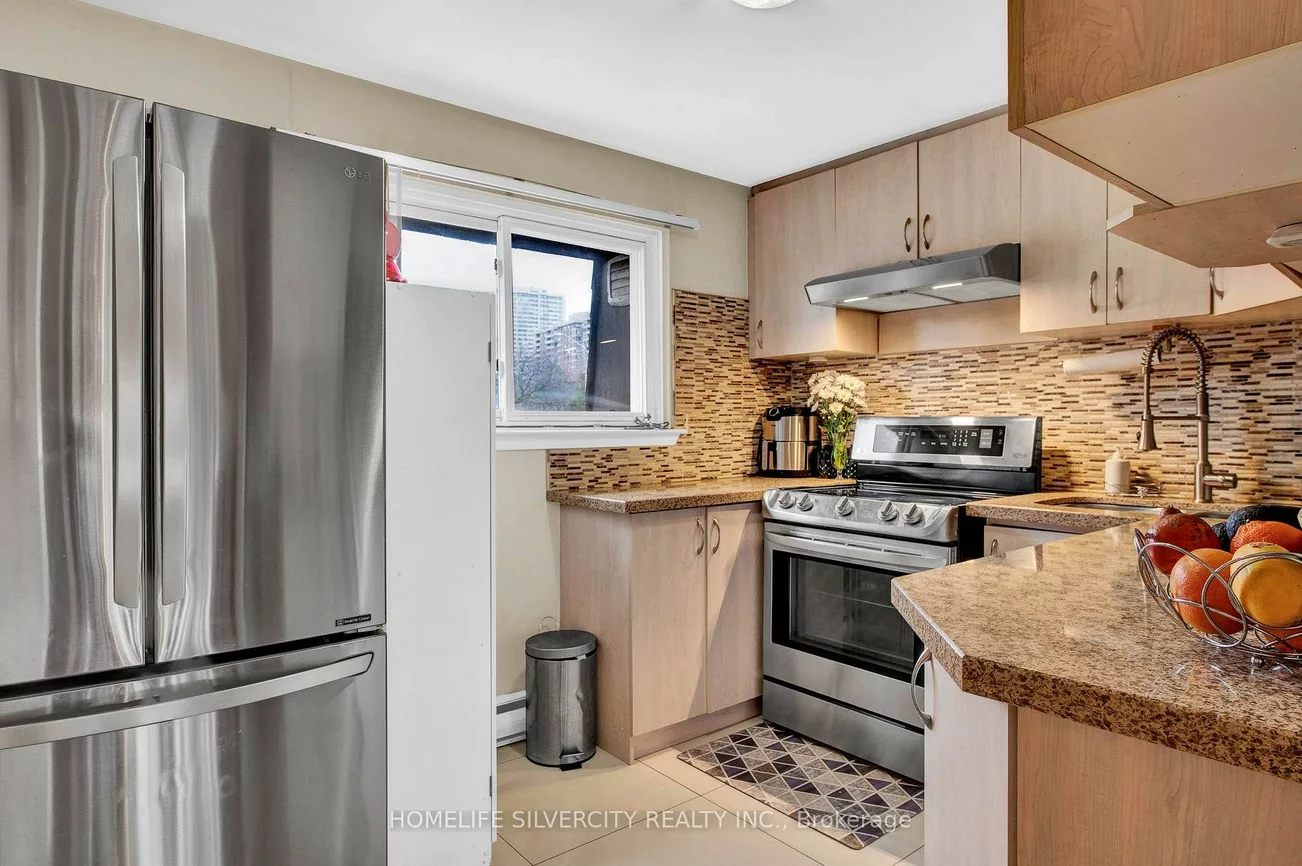 25, Briar, Avondale, Brampton