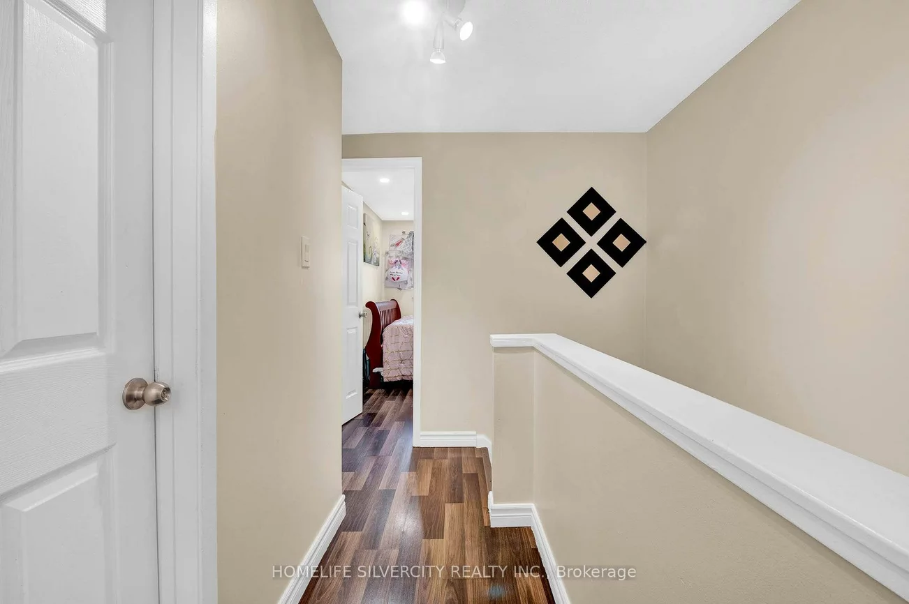 25, Briar, Avondale, Brampton