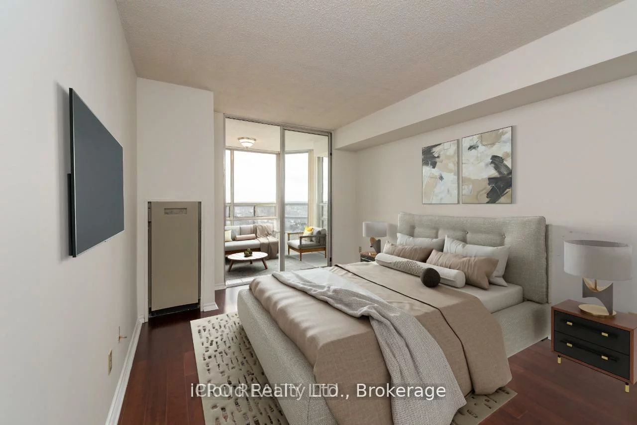 330, Mill, Brampton South, Brampton