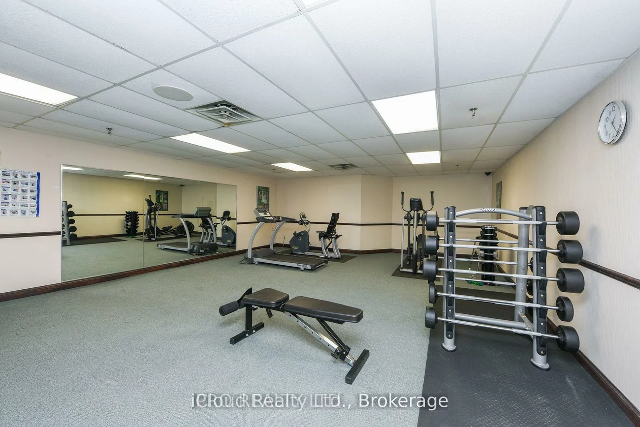 330, Mill, Brampton South, Brampton