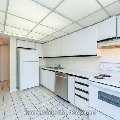 330, Mill, Brampton South, Brampton
