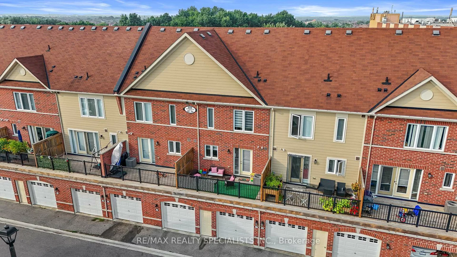 250, Sunny Meadow, Sandringham-Wellington, Brampton
