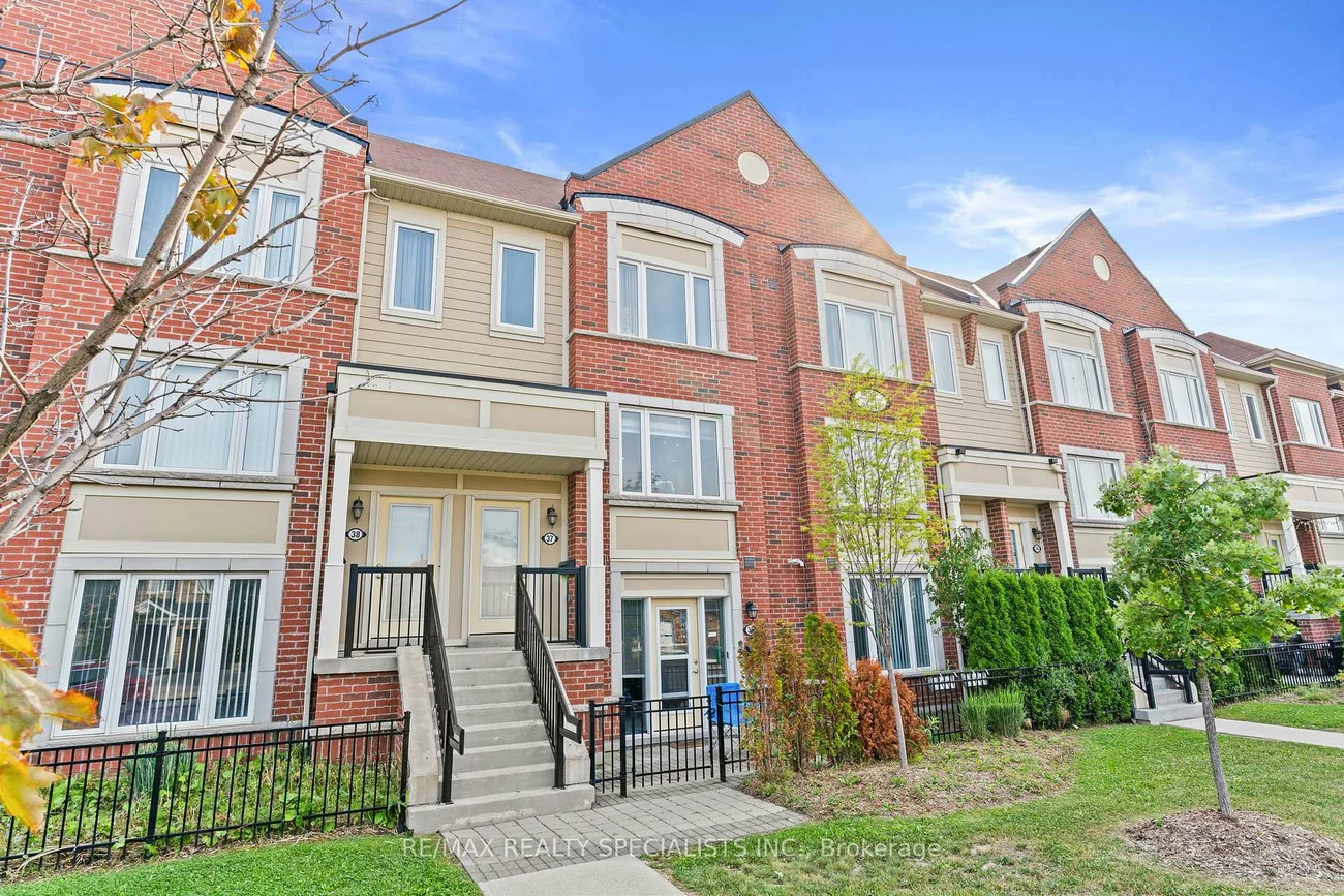 250, Sunny Meadow, Sandringham-Wellington, Brampton