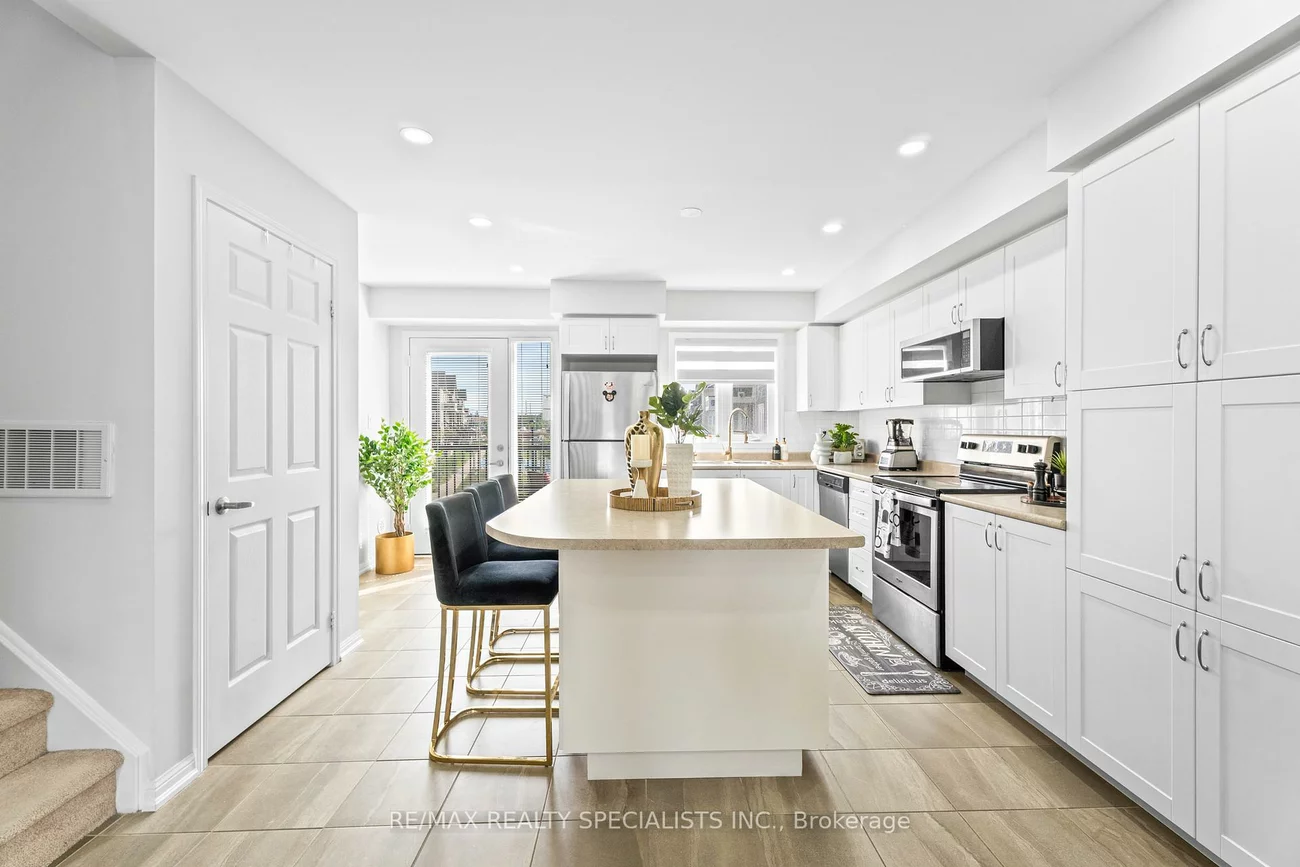 250, Sunny Meadow, Sandringham-Wellington, Brampton