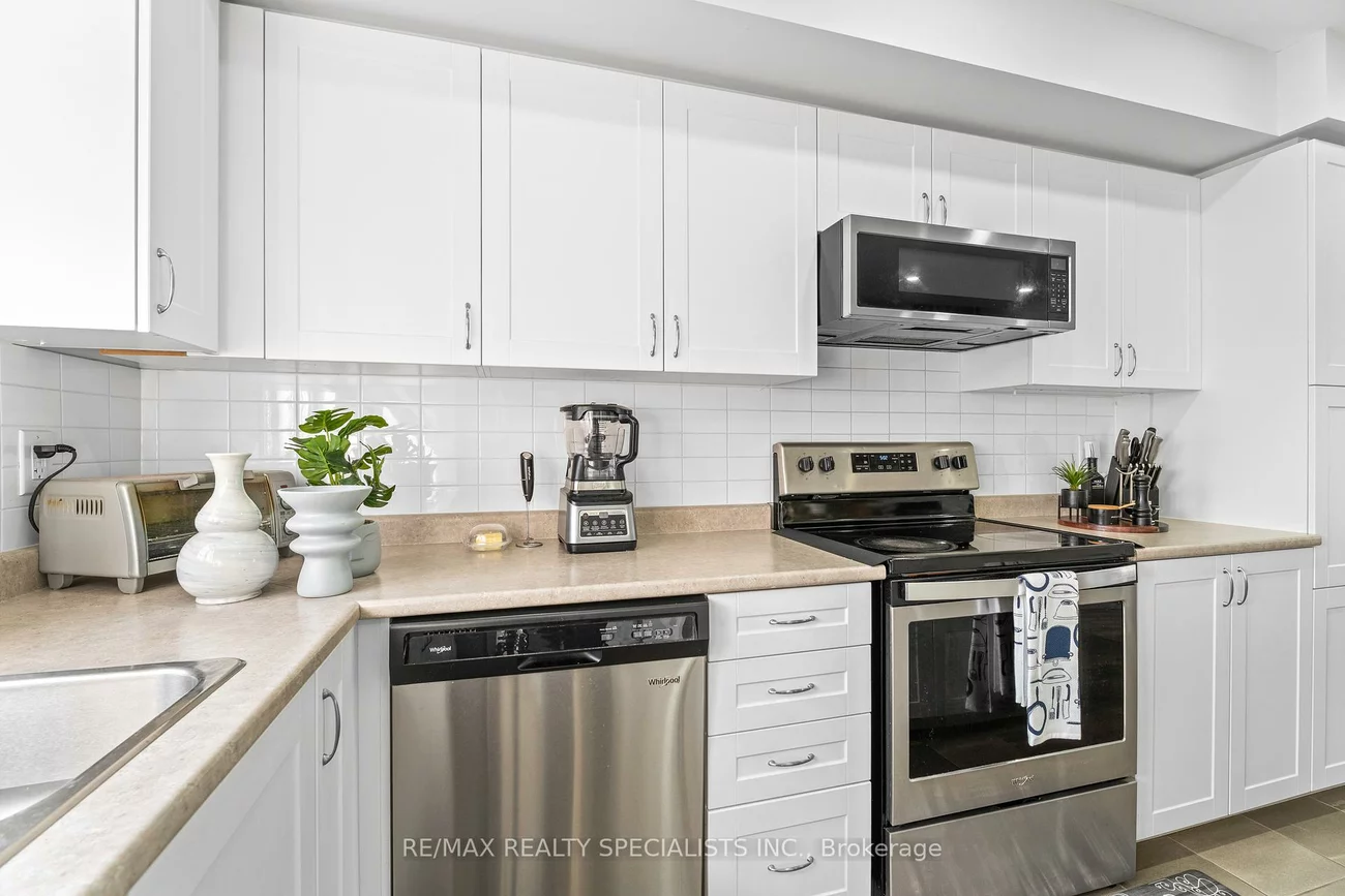 250, Sunny Meadow, Sandringham-Wellington, Brampton