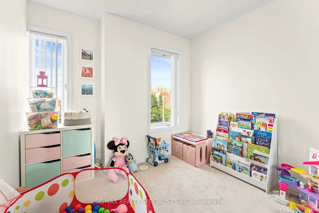 250, Sunny Meadow, Sandringham-Wellington, Brampton
